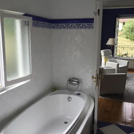 Elena Πανσιόν